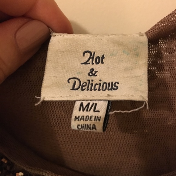 Chic beaded crop top - Picture 2 of 3